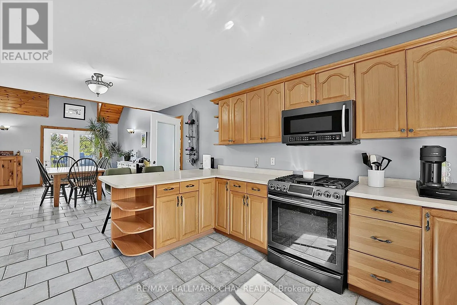 466 BEAUMONT DRIVE