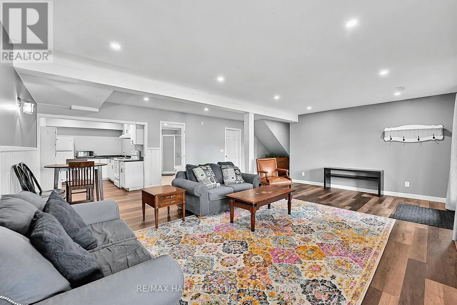 466 BEAUMONT DRIVE