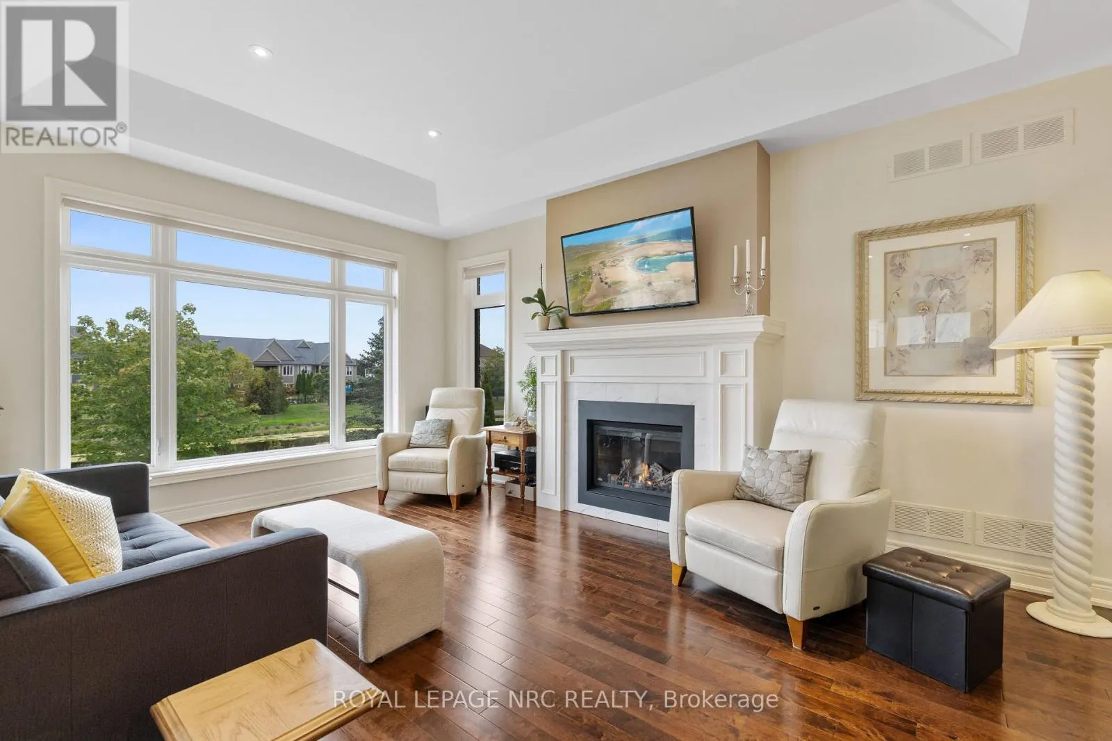 295 CREEKSIDE DRIVE