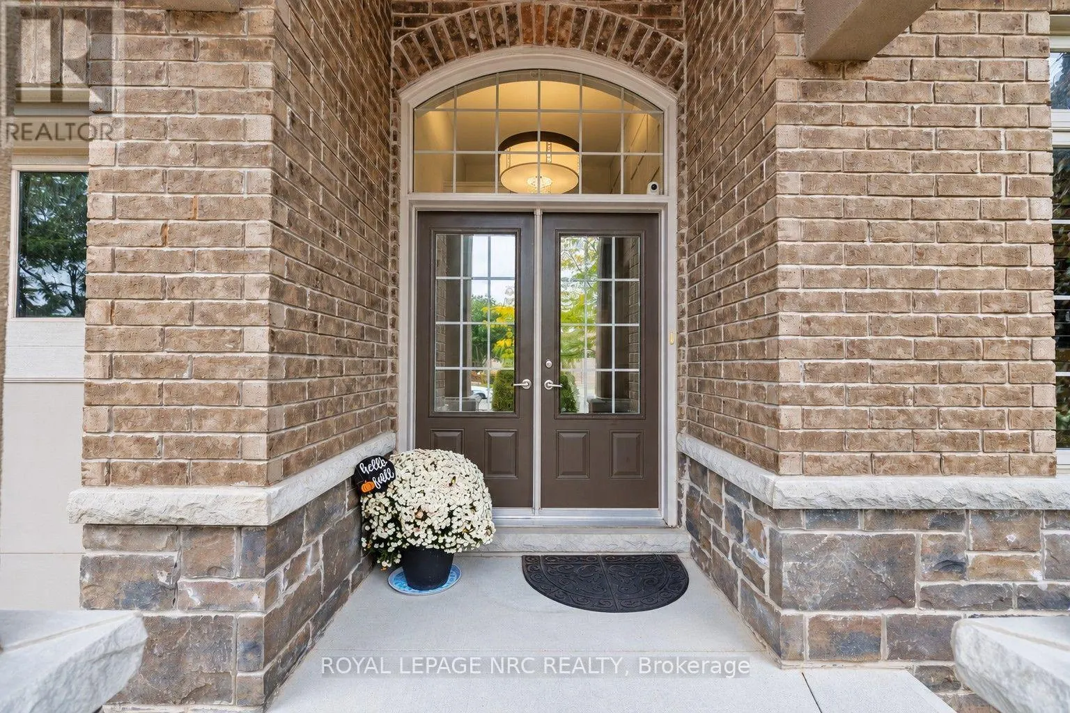 295 CREEKSIDE DRIVE
