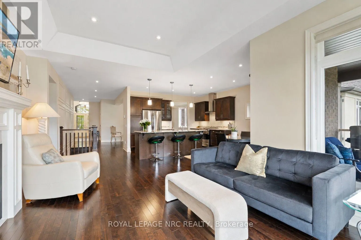 295 CREEKSIDE DRIVE