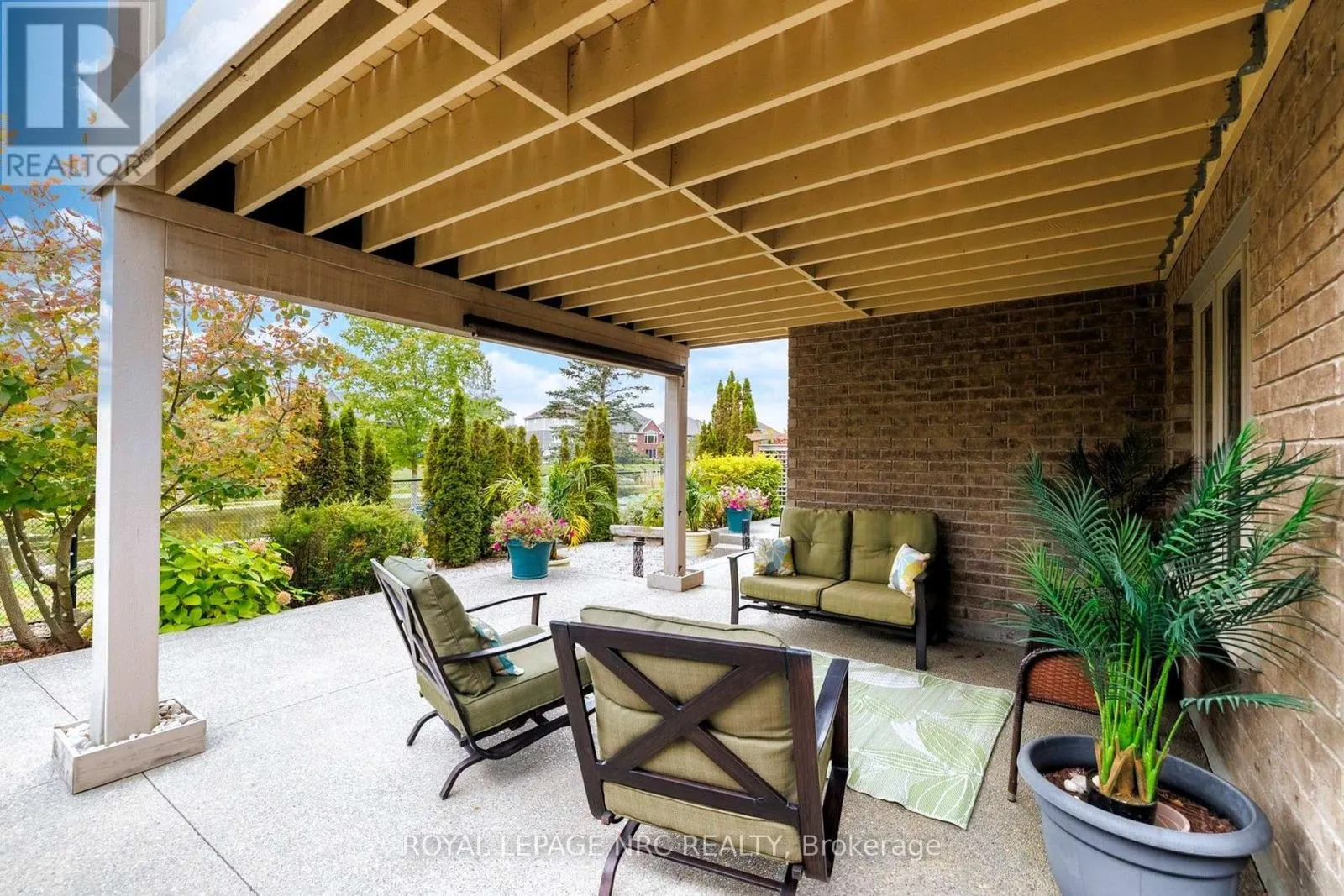 295 CREEKSIDE DRIVE