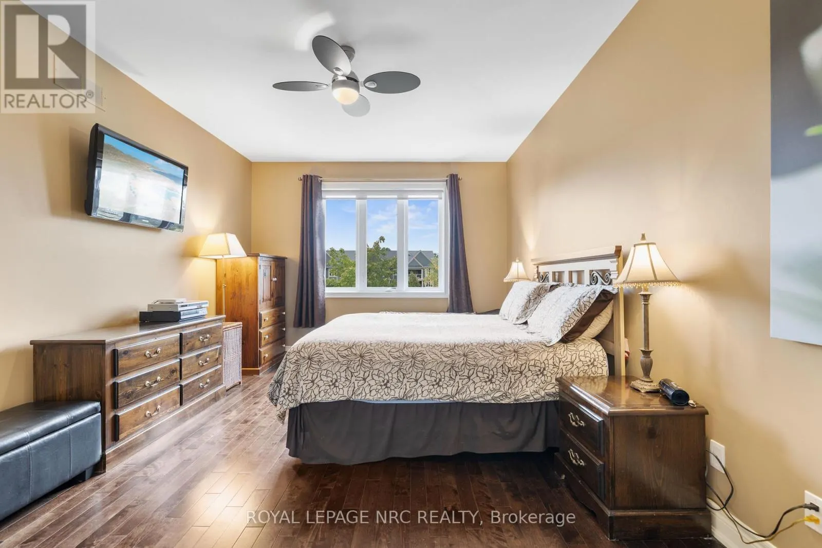 295 CREEKSIDE DRIVE