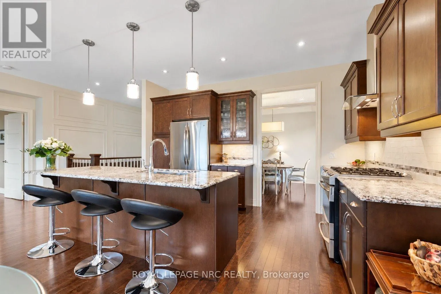 295 CREEKSIDE DRIVE