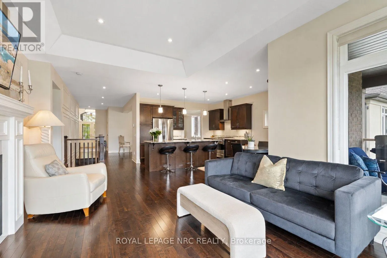 295 CREEKSIDE DRIVE