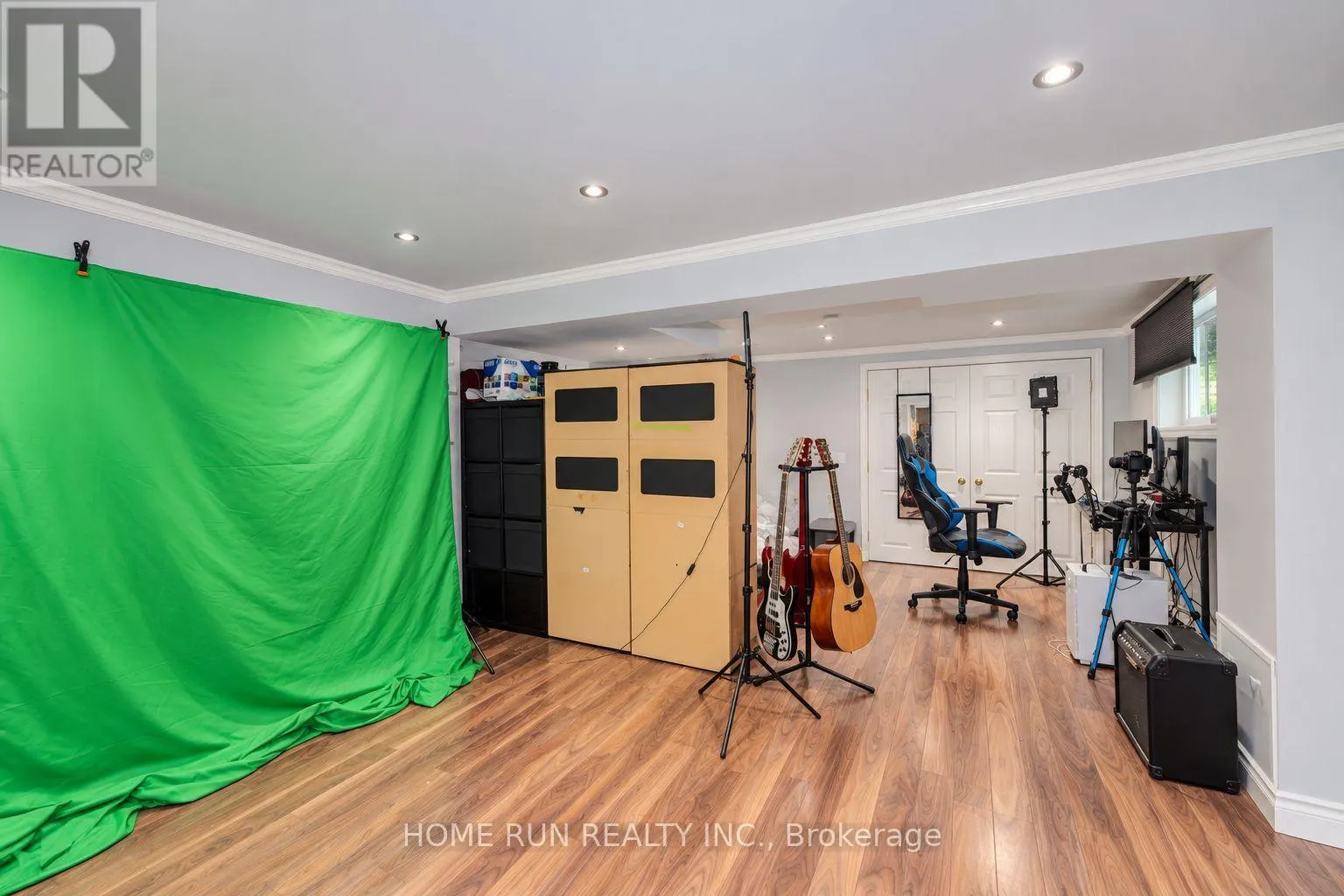 57 FAIR OAKS CRESCENT