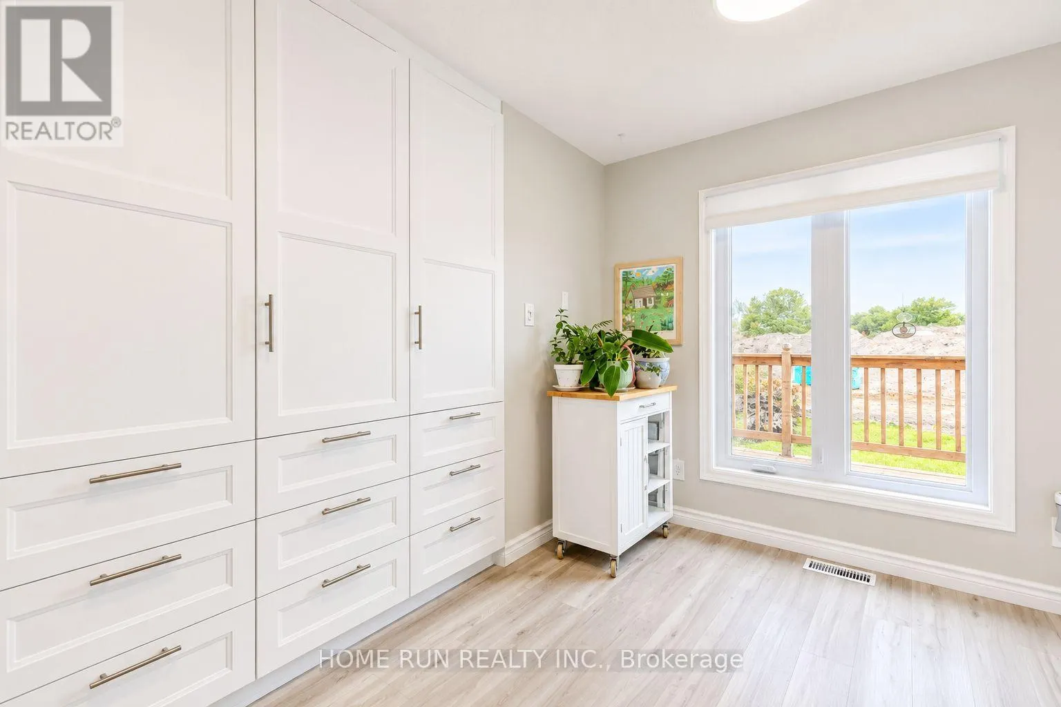 57 FAIR OAKS CRESCENT