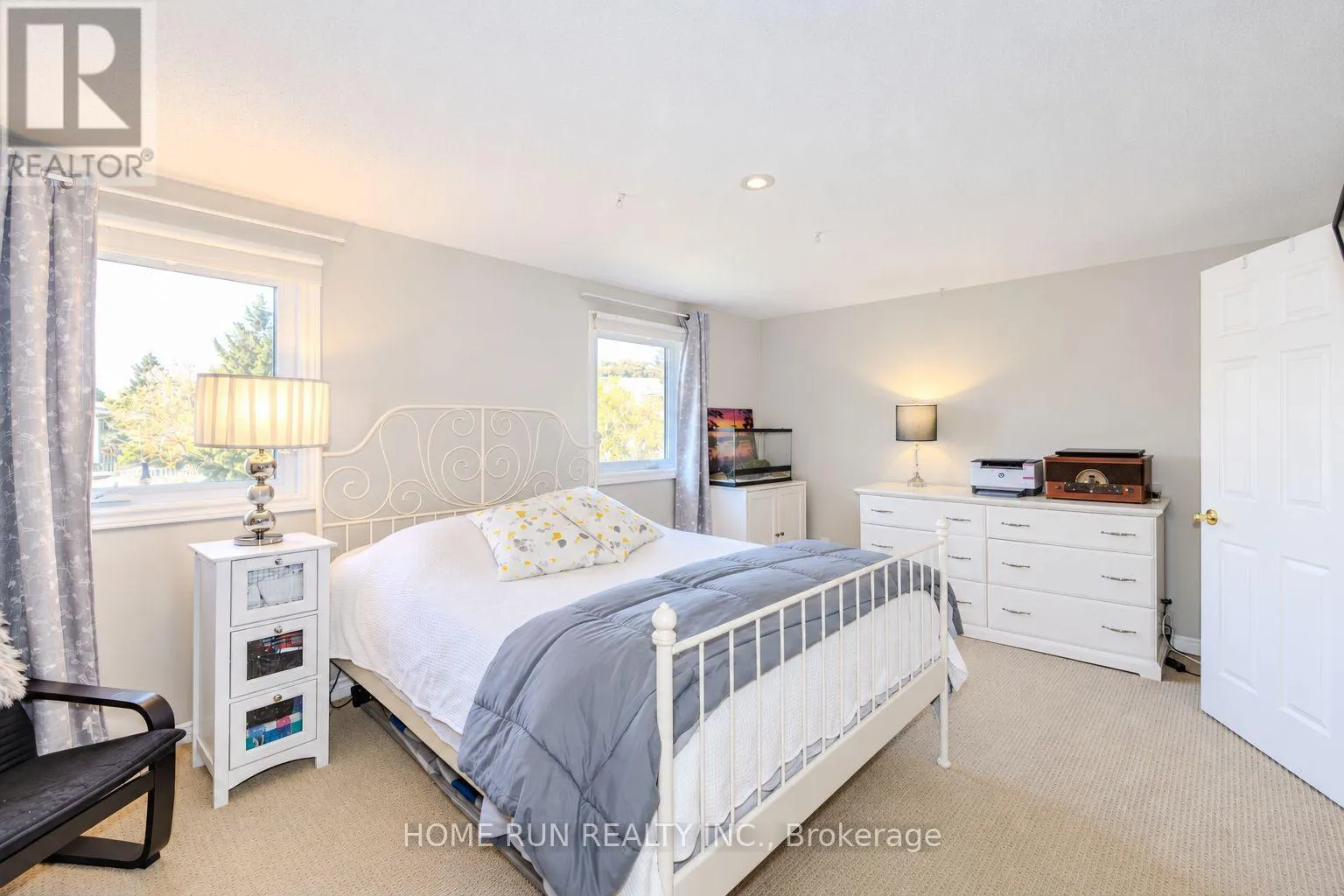 57 FAIR OAKS CRESCENT