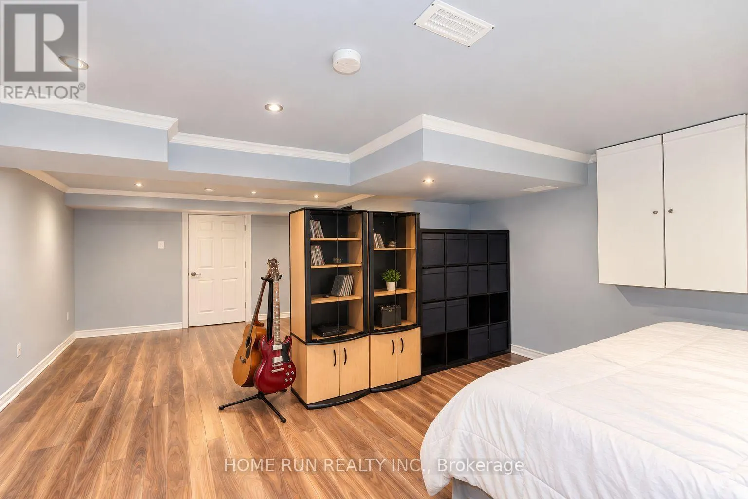 57 FAIR OAKS CRESCENT