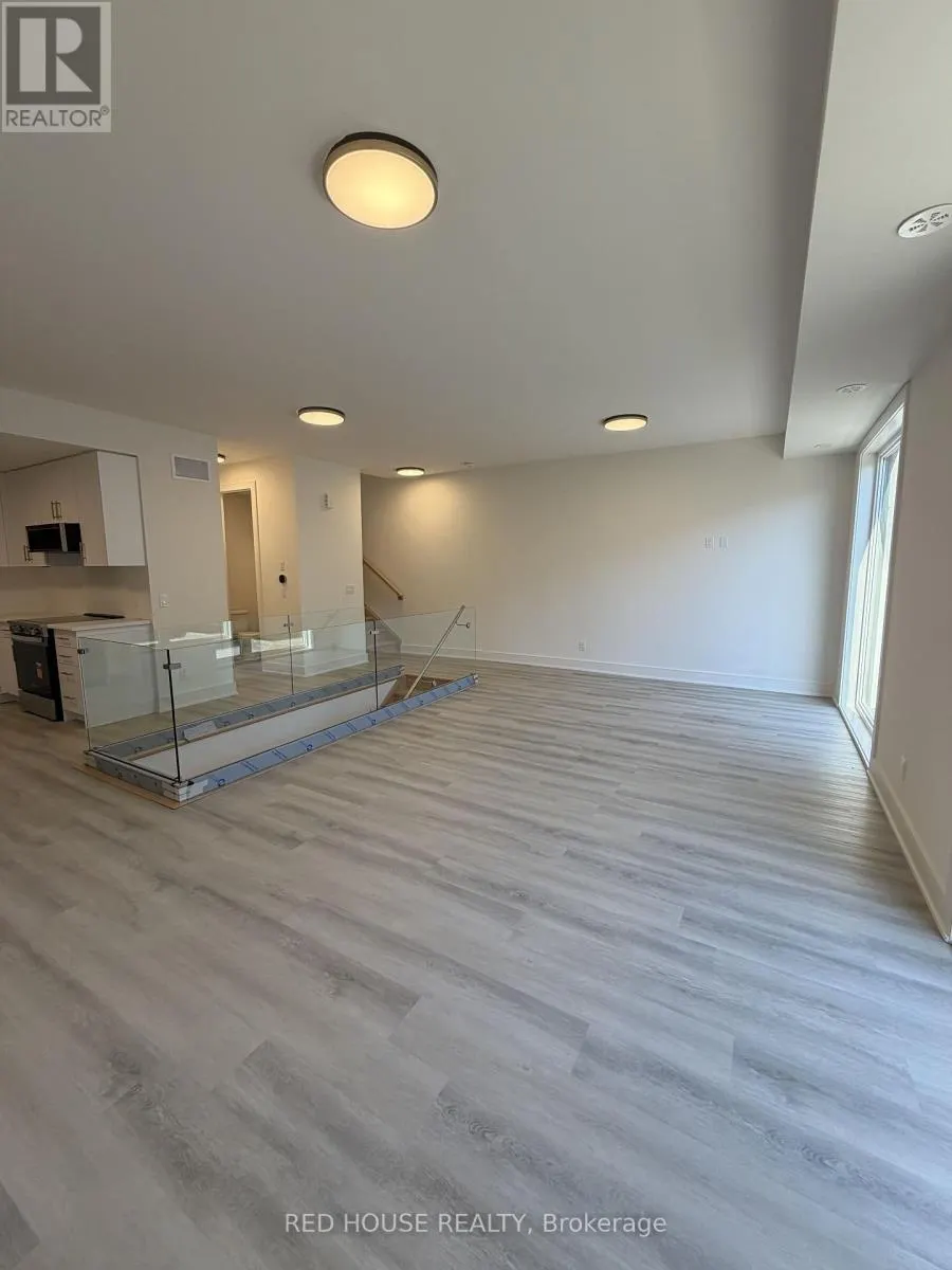 252 ELLIS AVENUE
