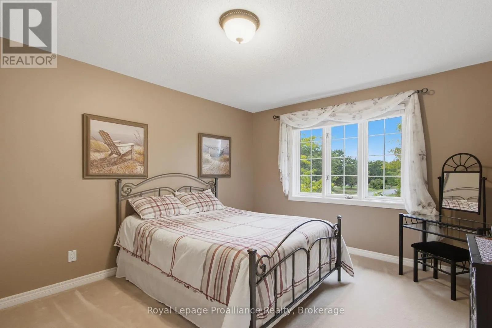 27 HASTINGS PARK DRIVE