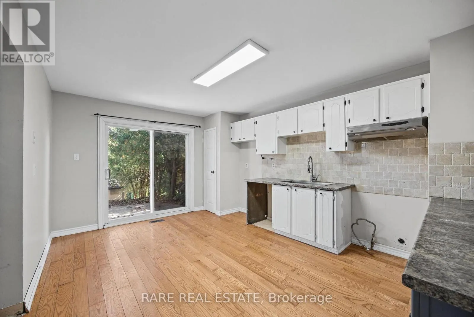 17 GLACEPORT AVENUE