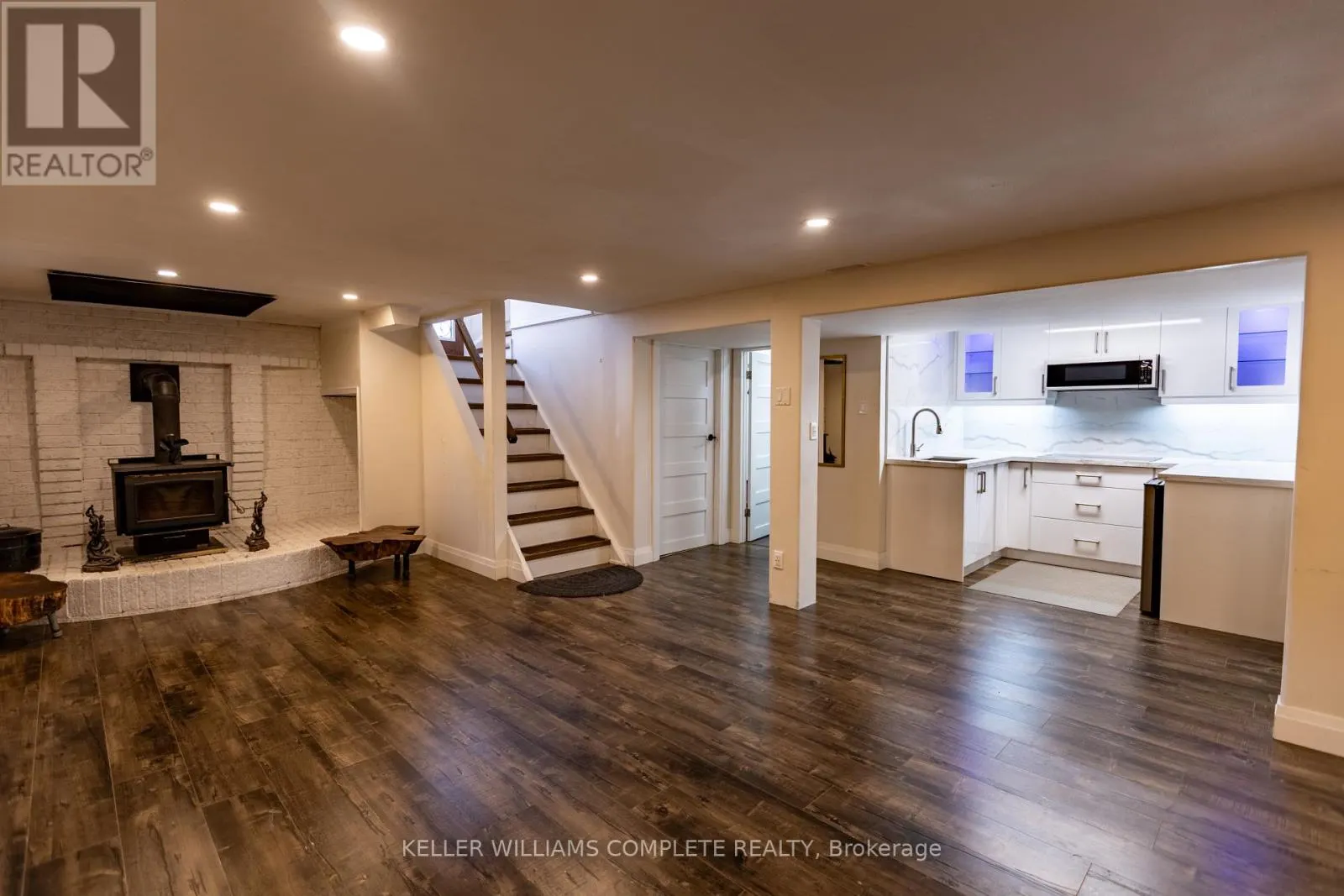 9 GLEN AVENUE