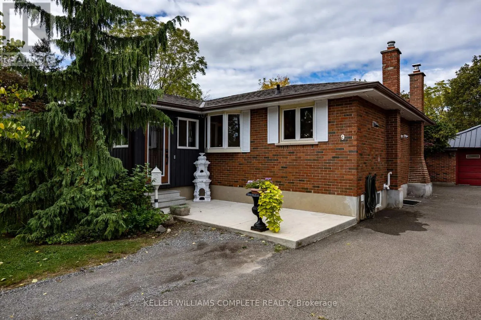 9 GLEN AVENUE
