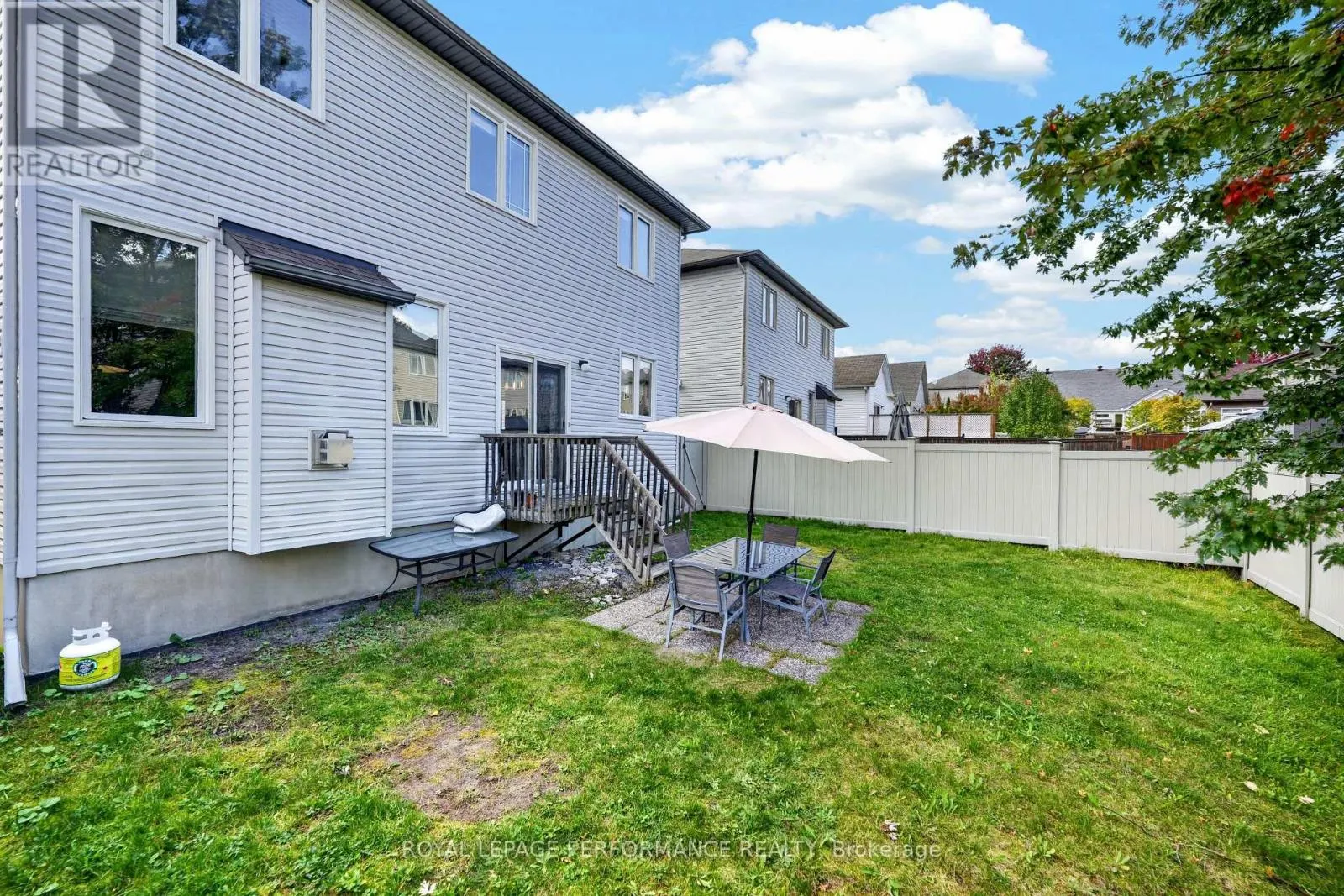 149 TOPAZE CRESCENT