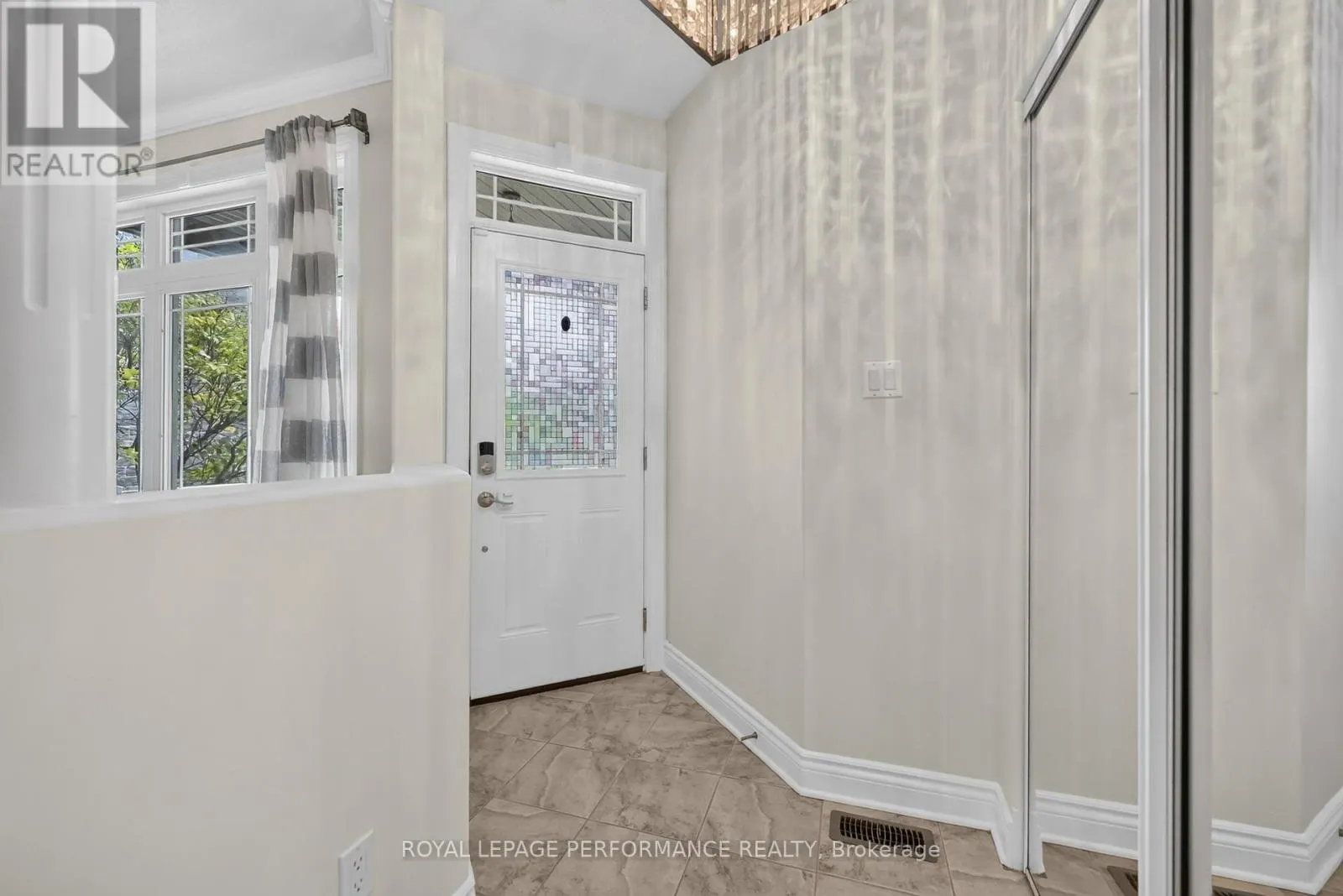 149 TOPAZE CRESCENT