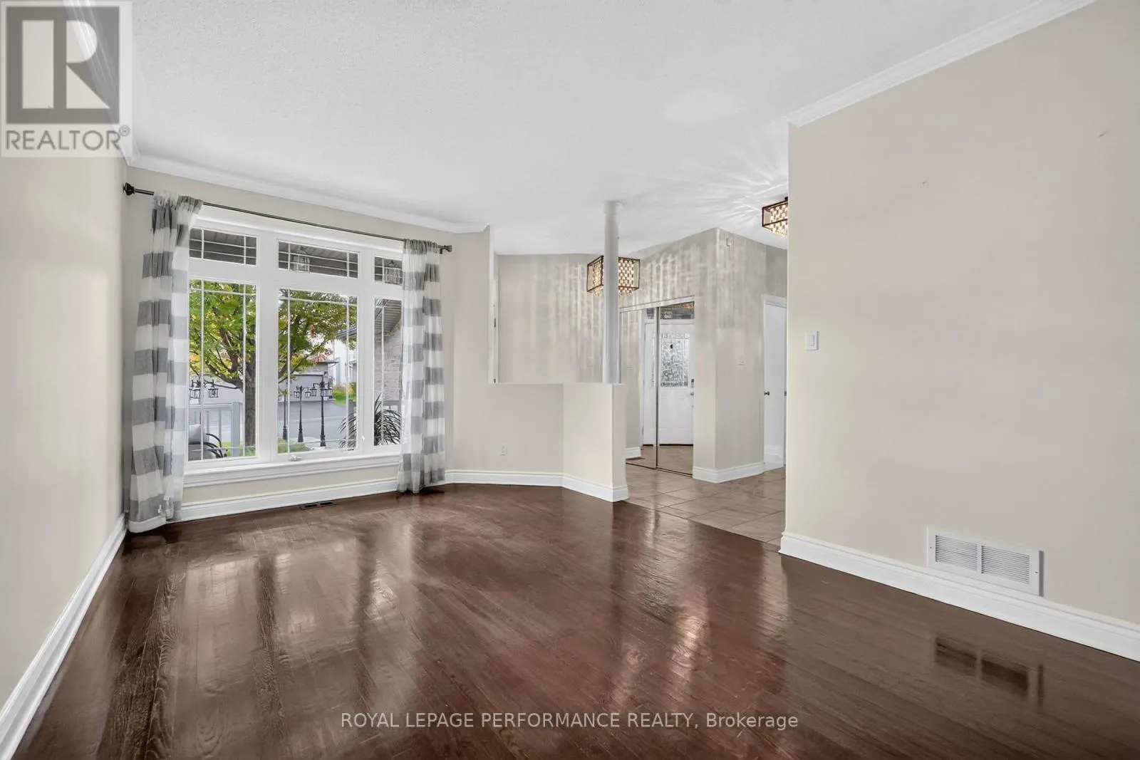 149 TOPAZE CRESCENT