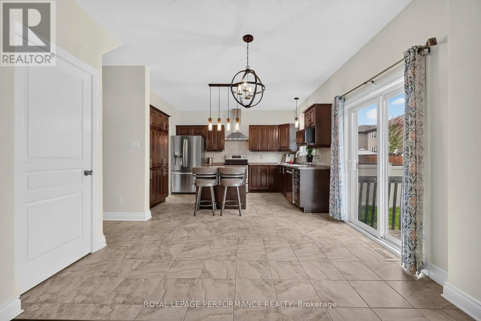149 TOPAZE CRESCENT