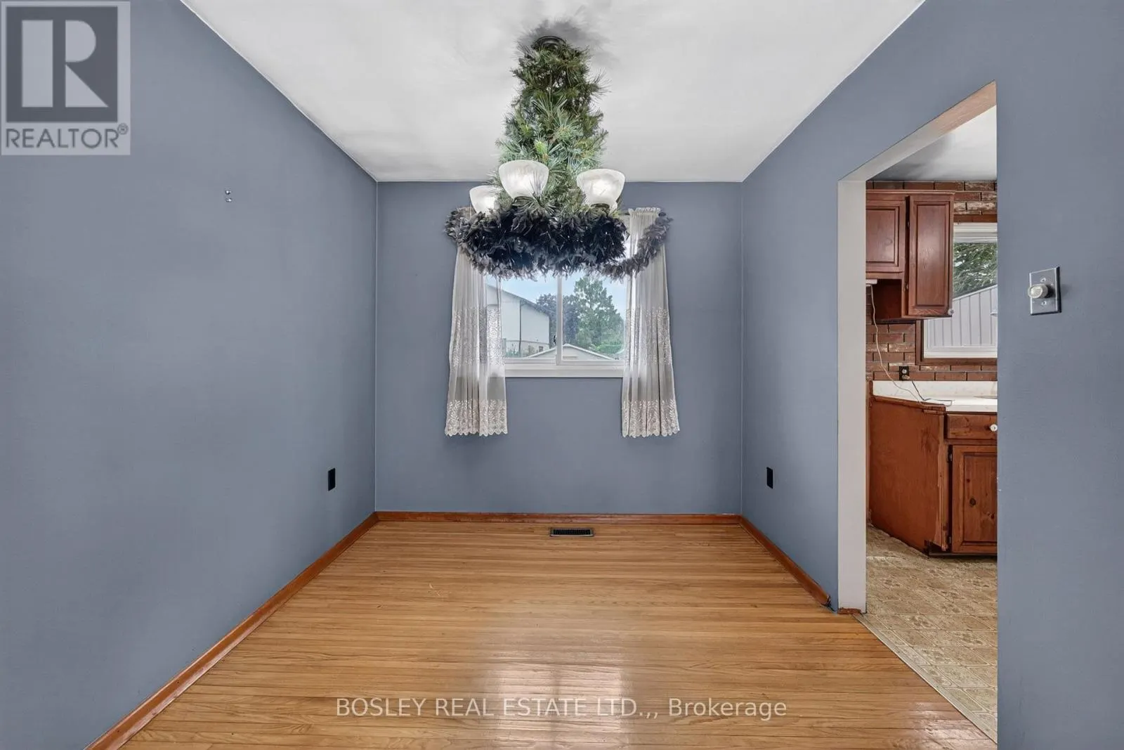4452 DORCHESTER ROAD