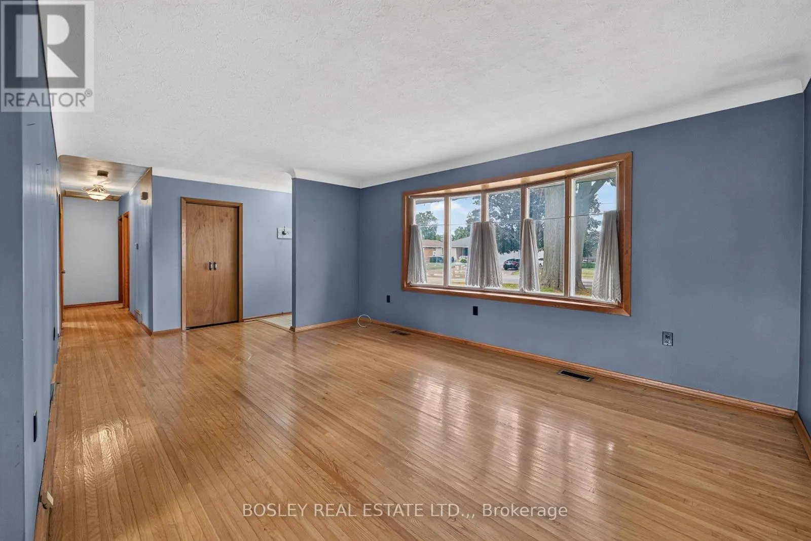 4452 DORCHESTER ROAD