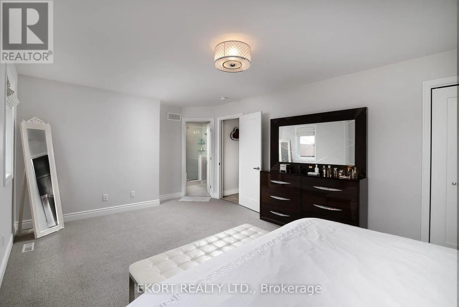 61 HAMPTON RIDGE DRIVE