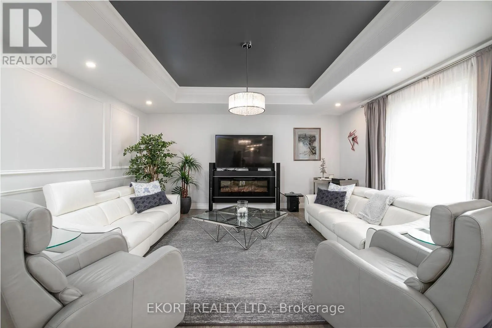 61 HAMPTON RIDGE DRIVE