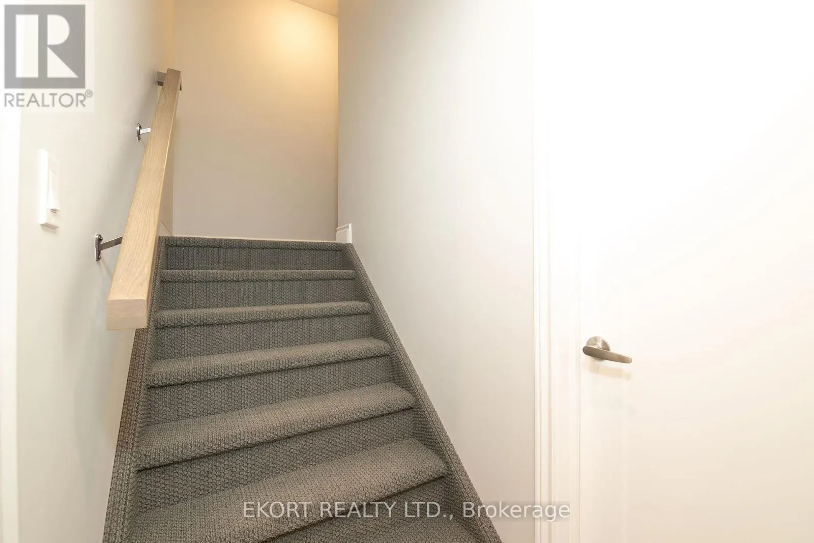 61 HAMPTON RIDGE DRIVE