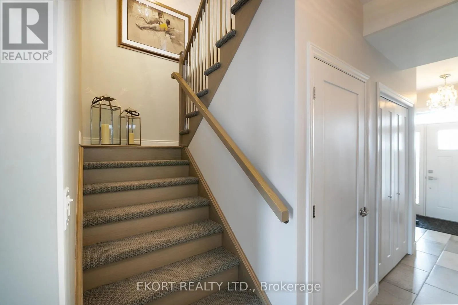61 HAMPTON RIDGE DRIVE