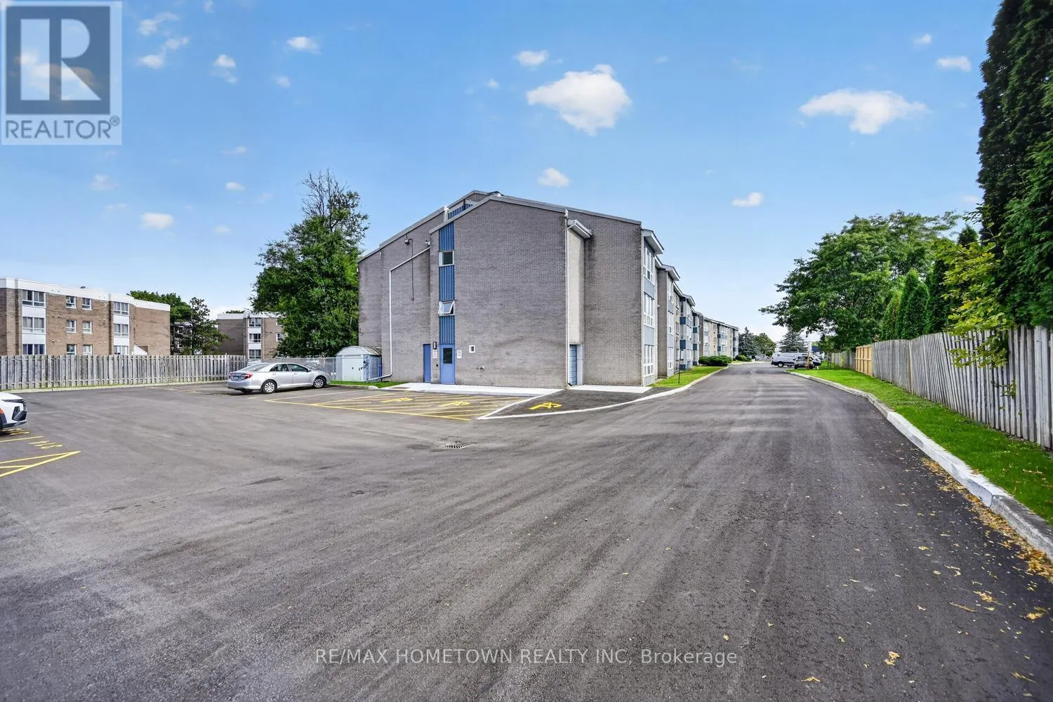 209 - 820 LAURIER BOULEVARD