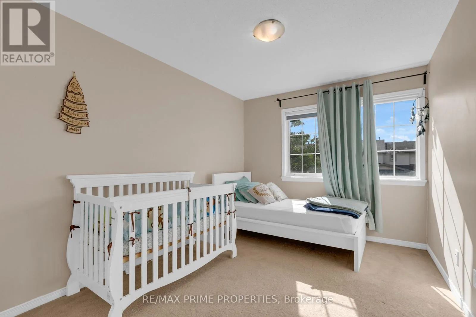 33 INVERKIP AVENUE