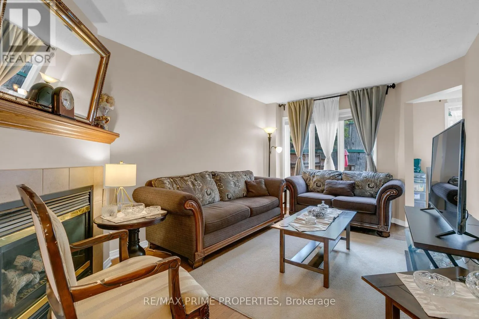 33 INVERKIP AVENUE