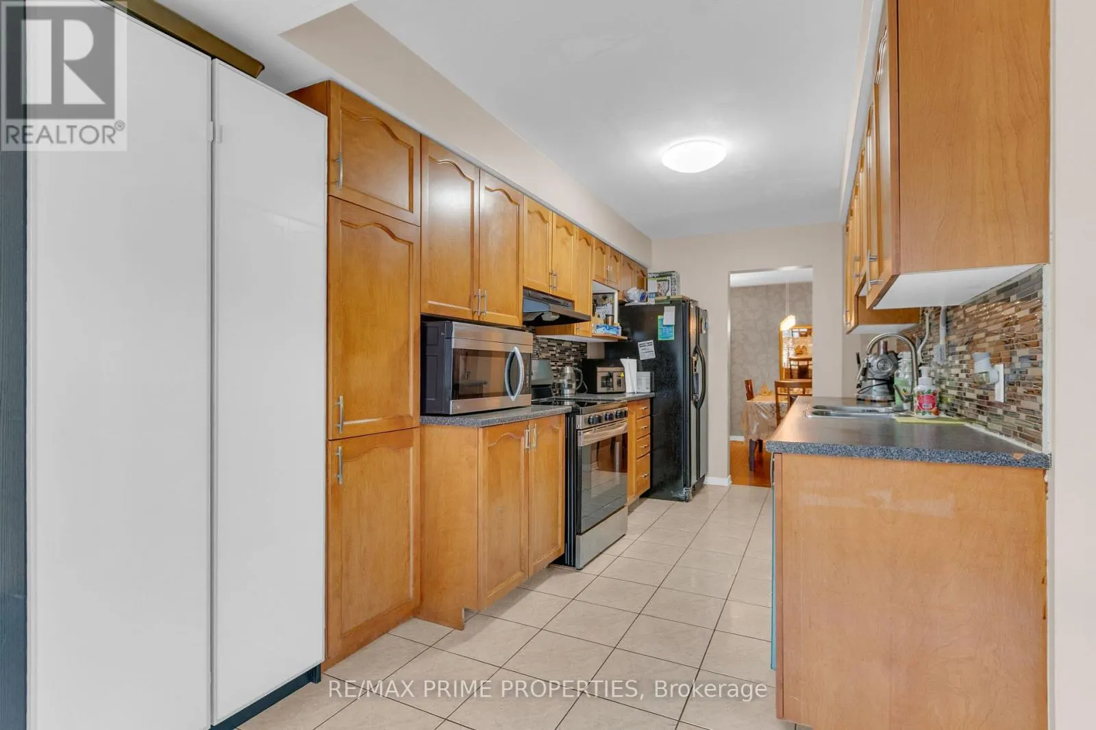 33 INVERKIP AVENUE