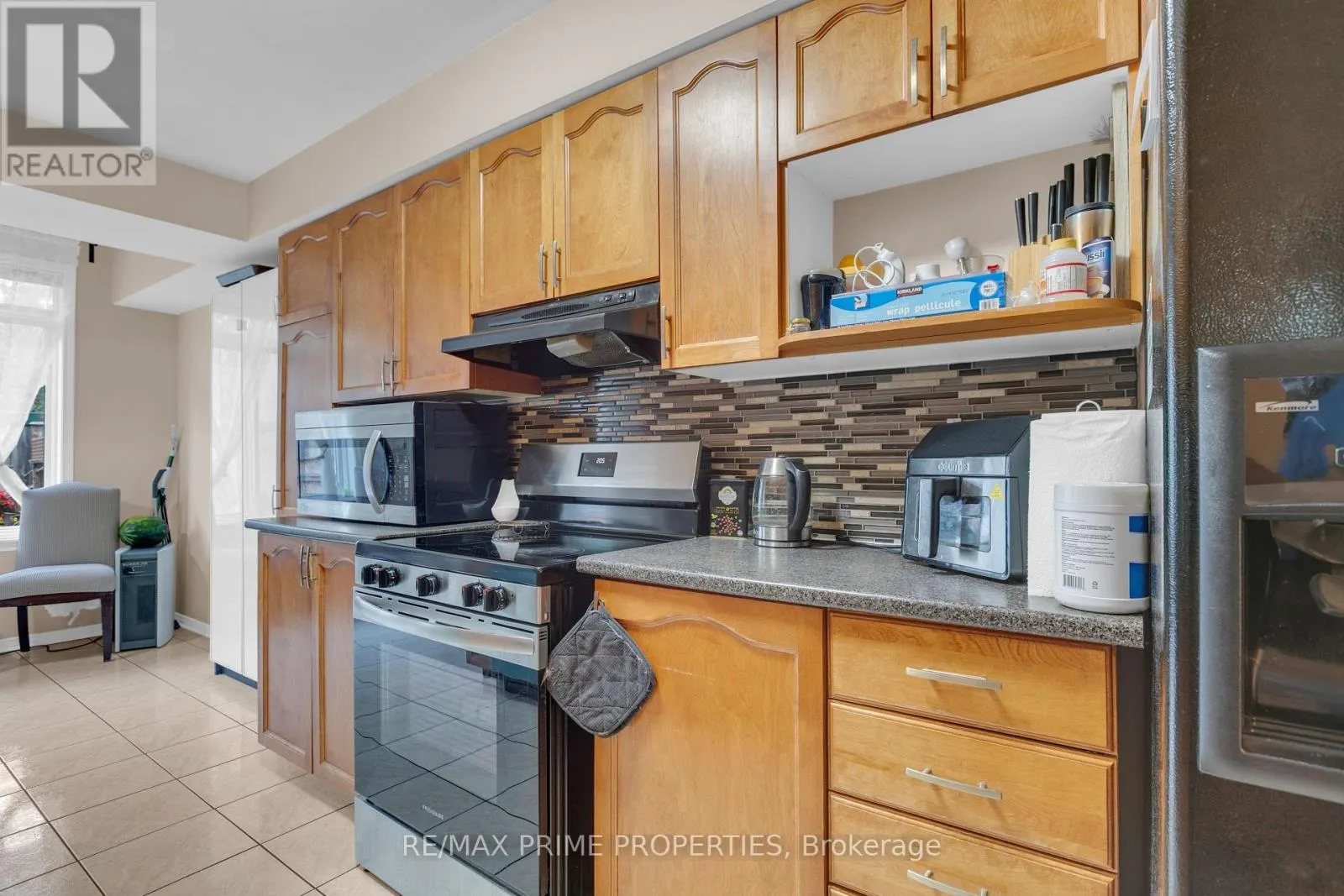 33 INVERKIP AVENUE