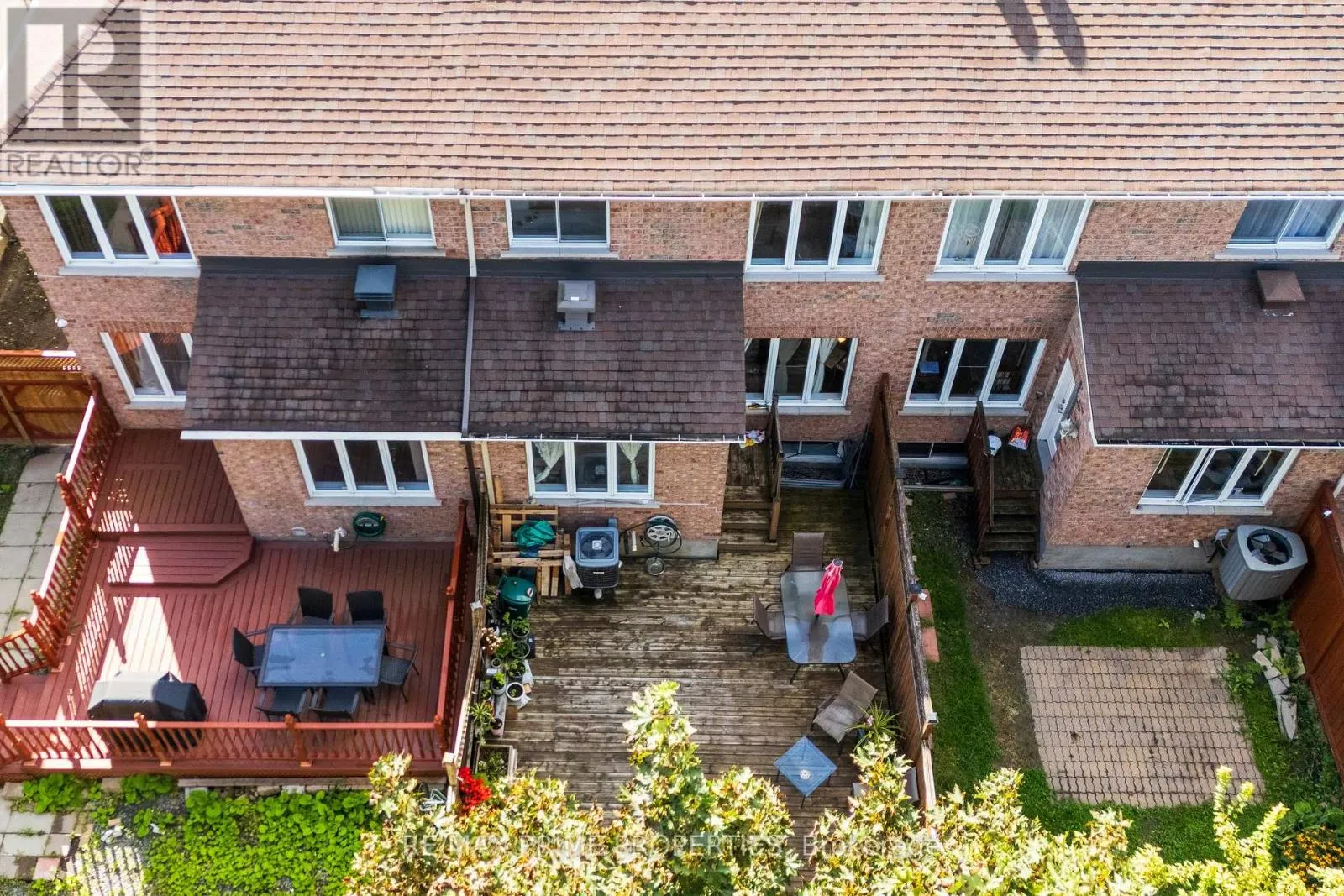 33 INVERKIP AVENUE