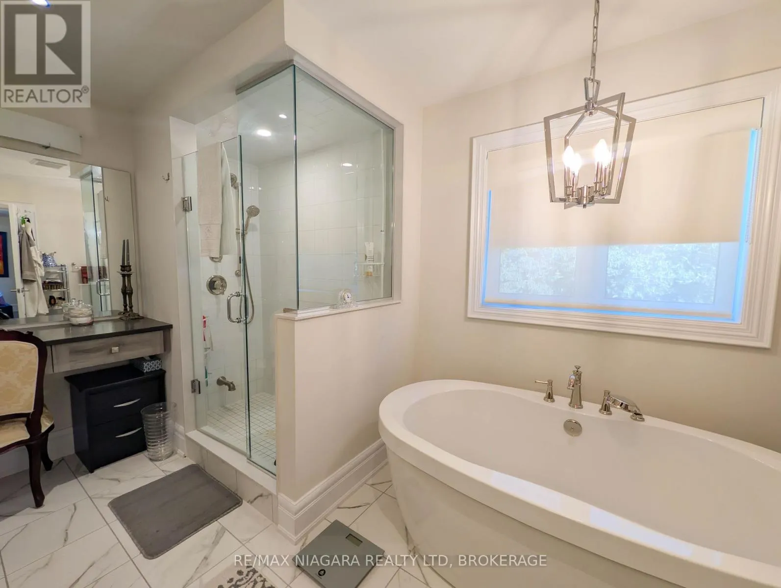7868 ODELL CRESCENT