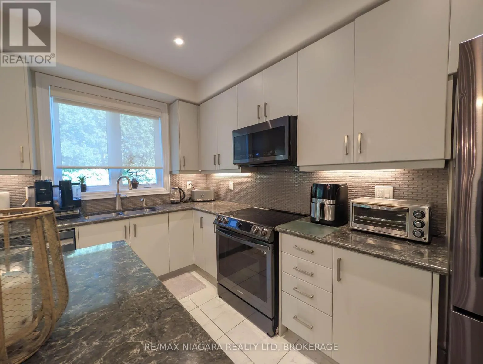 7868 ODELL CRESCENT