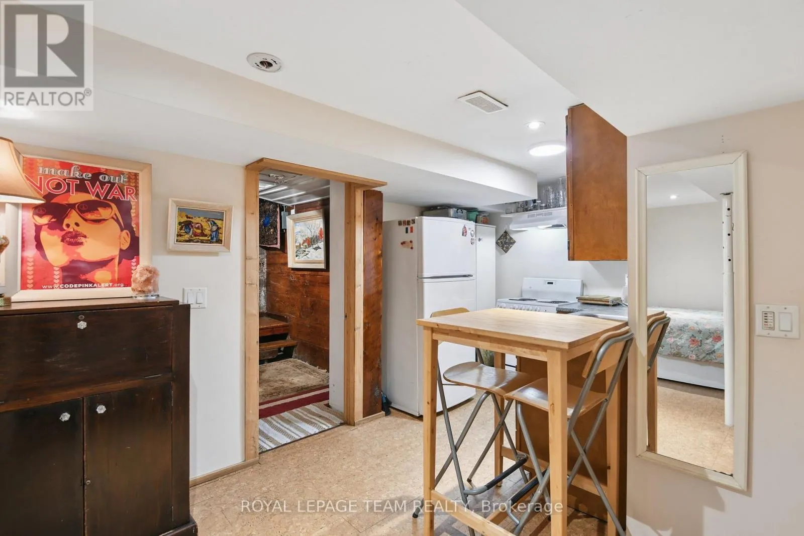7 THORNTON AVENUE