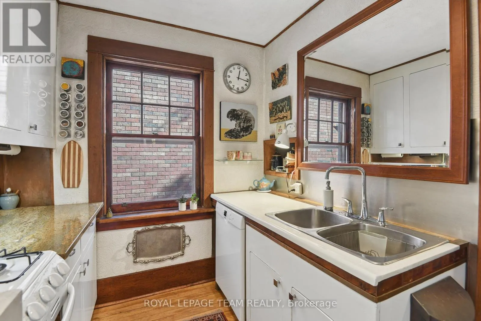 7 THORNTON AVENUE