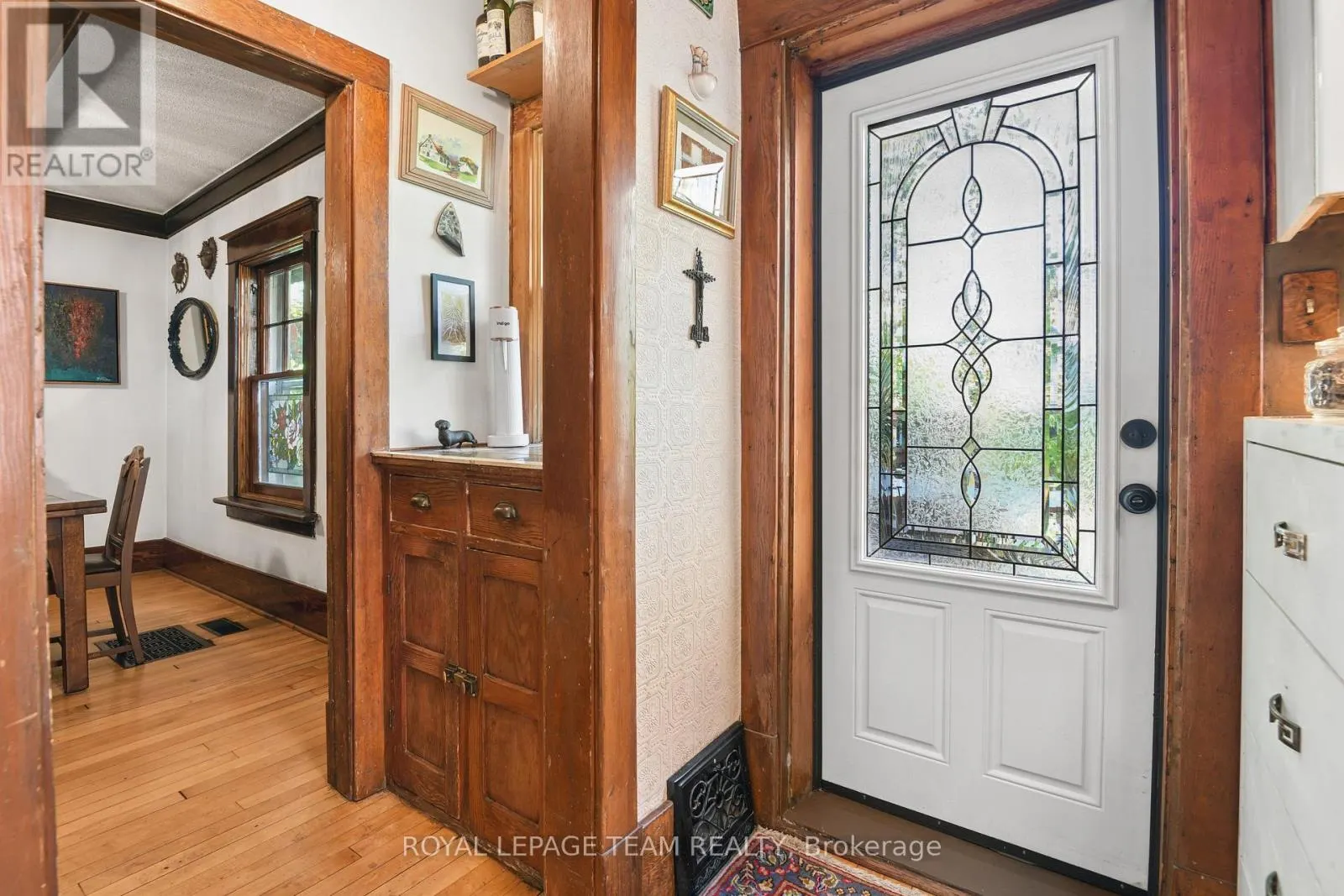 7 THORNTON AVENUE