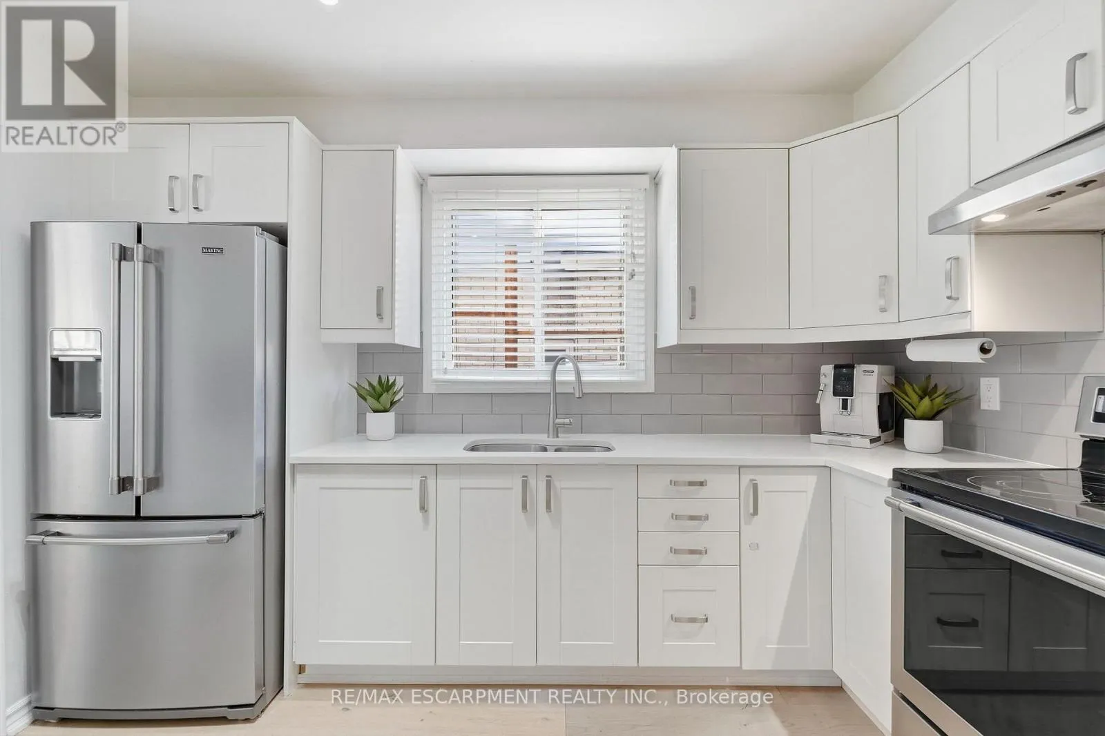 37 BAYVIEW DRIVE
