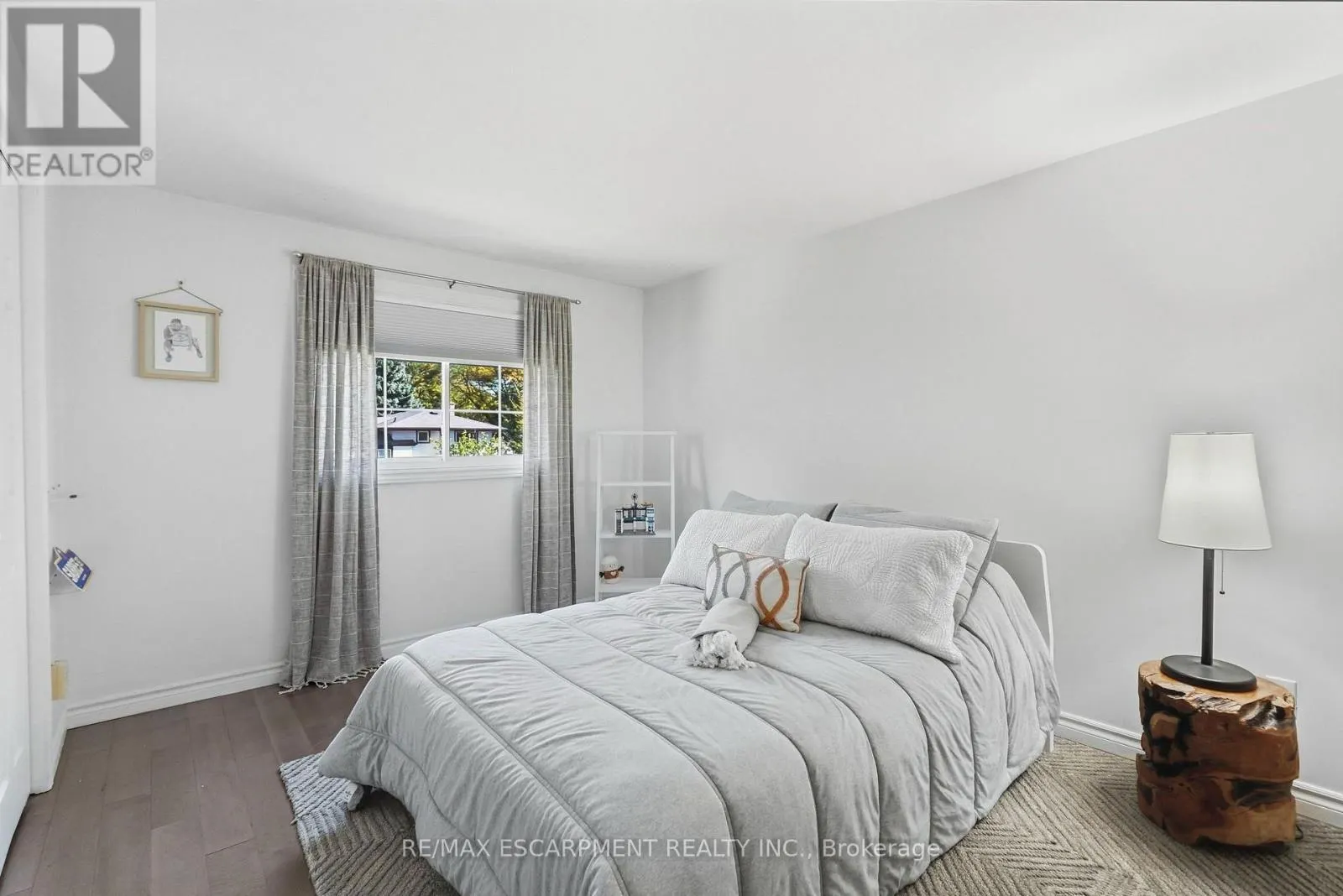 37 BAYVIEW DRIVE
