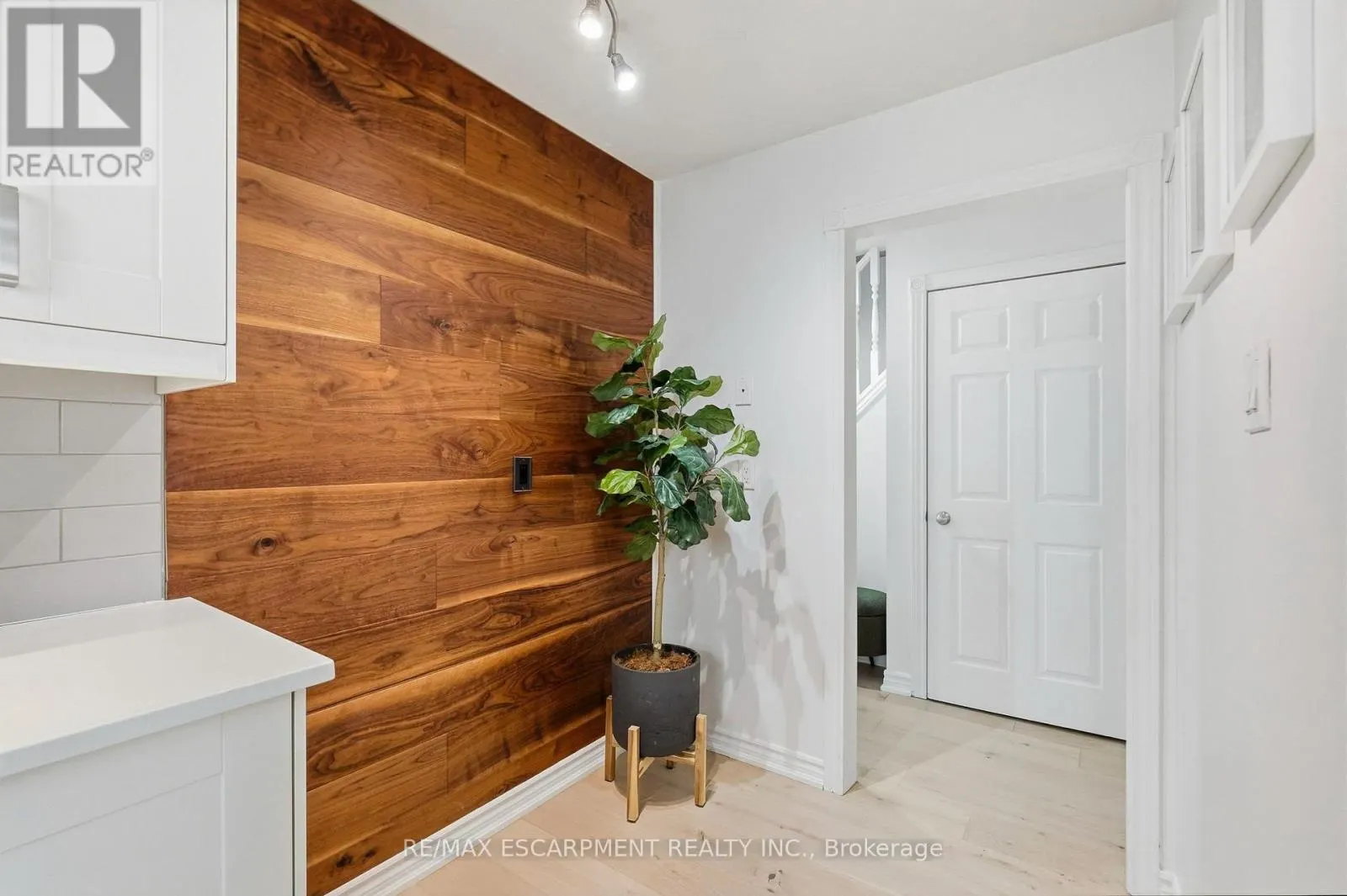 37 BAYVIEW DRIVE
