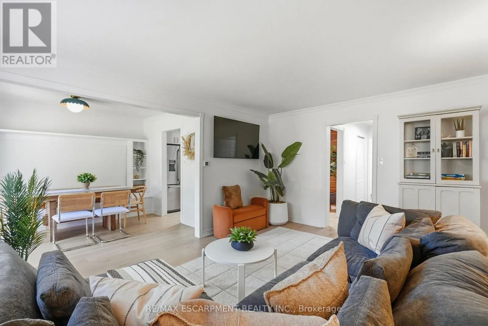 37 BAYVIEW DRIVE