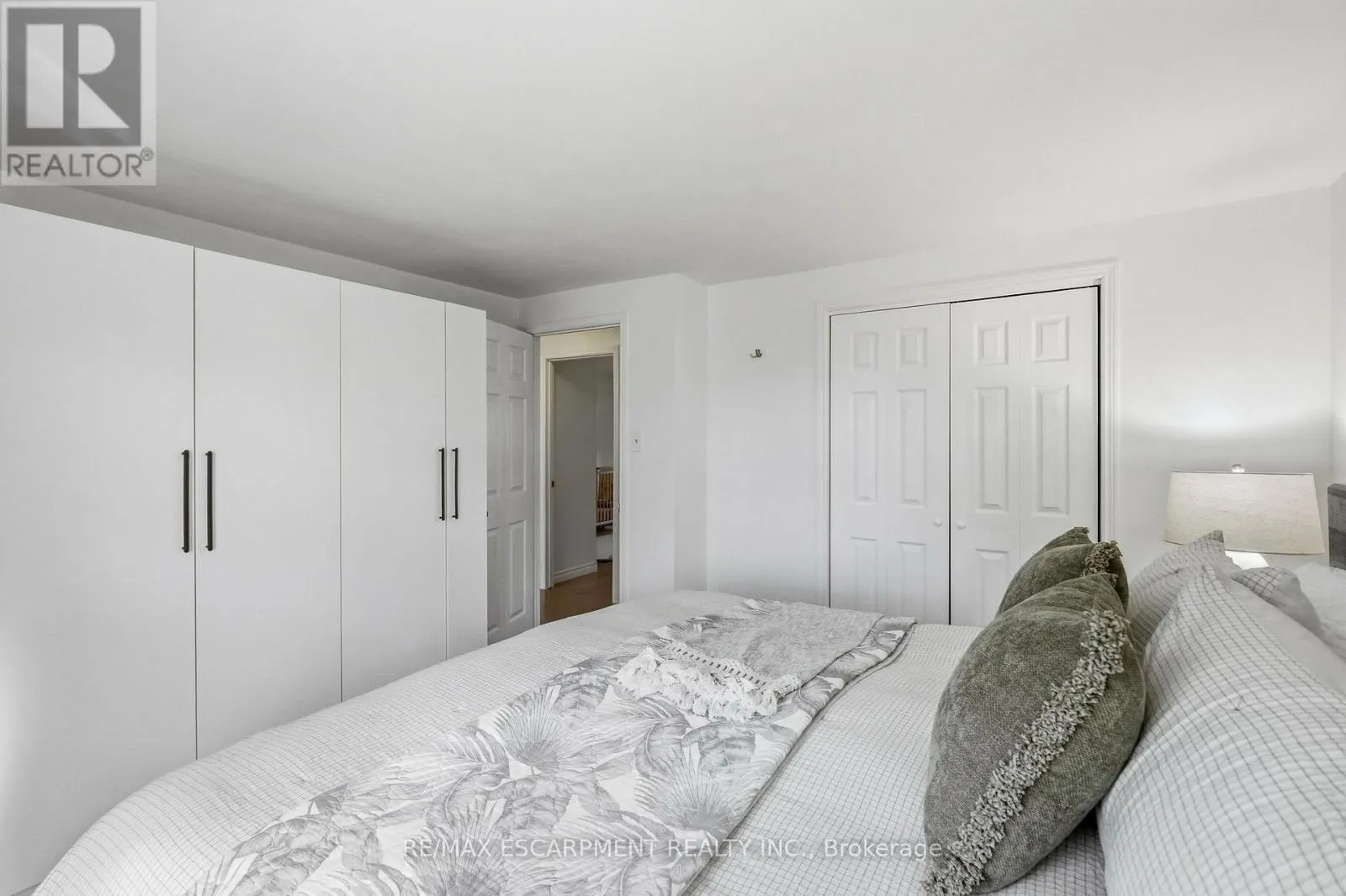 37 BAYVIEW DRIVE
