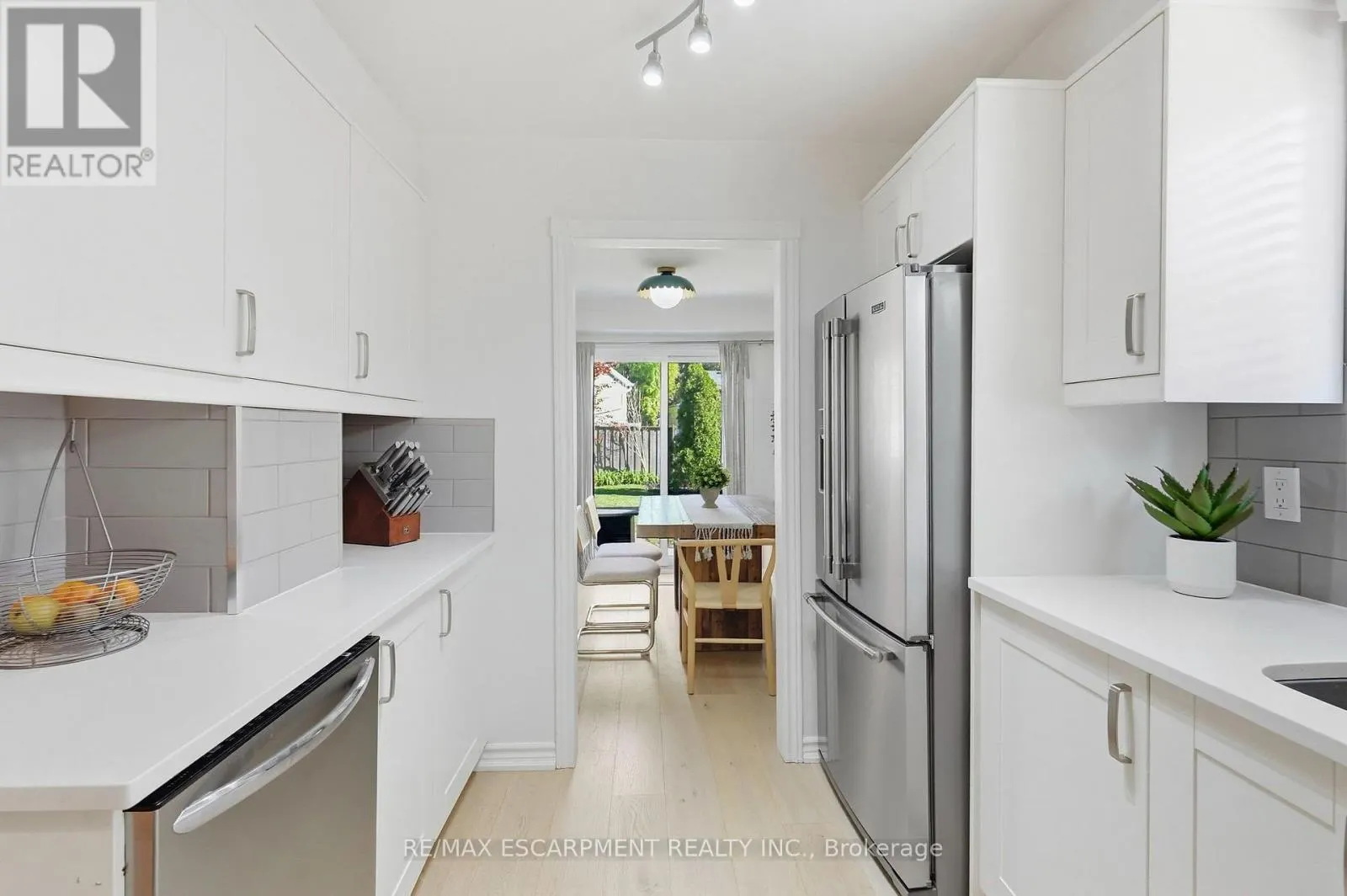 37 BAYVIEW DRIVE