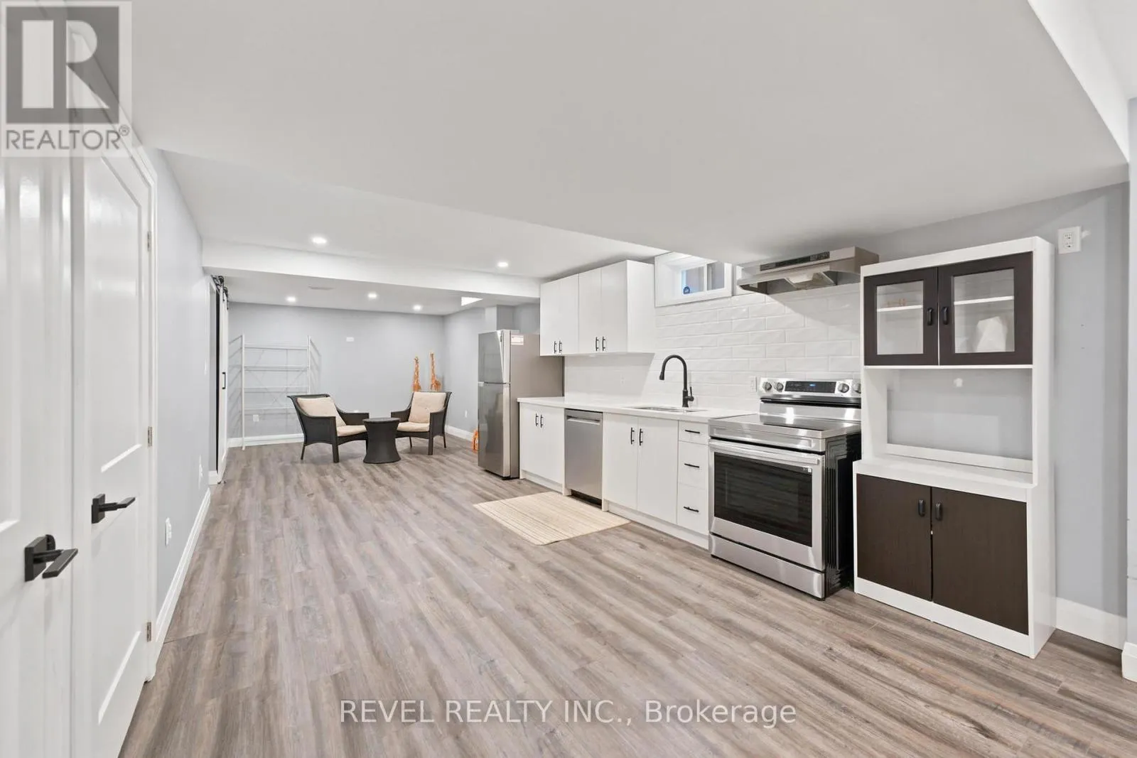 207 VALRIDGE DRIVE