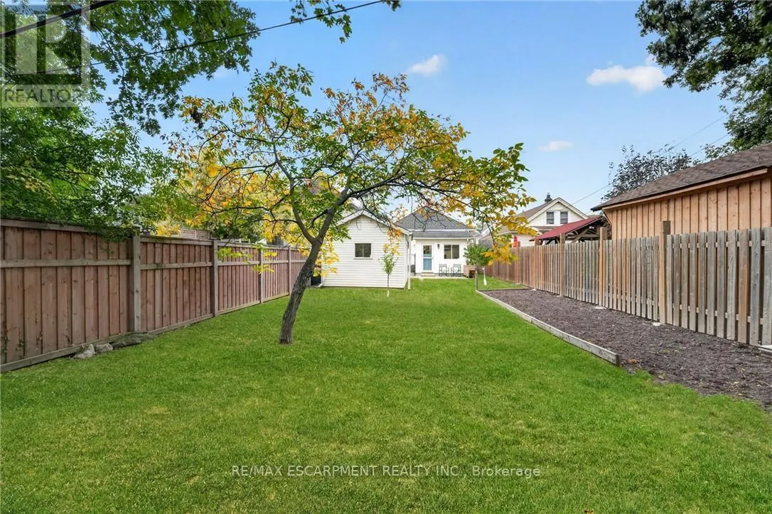 32 RICHMOND AVENUE