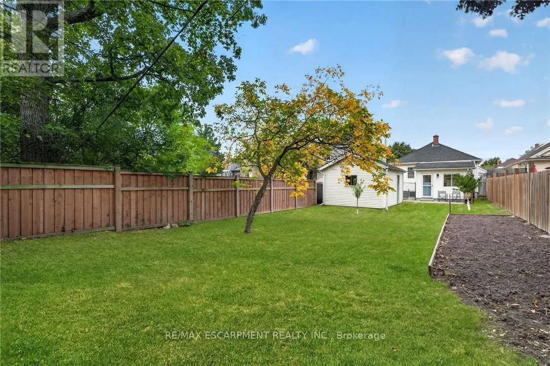 32 RICHMOND AVENUE