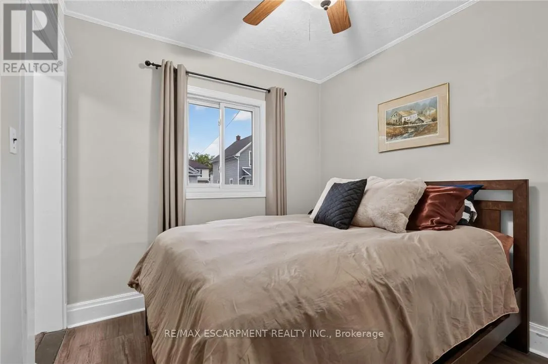 32 RICHMOND AVENUE