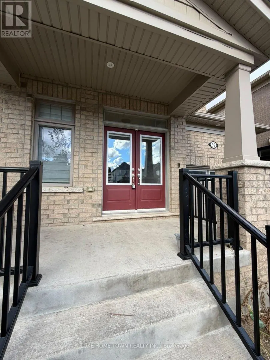 39 HARPIN WAY W